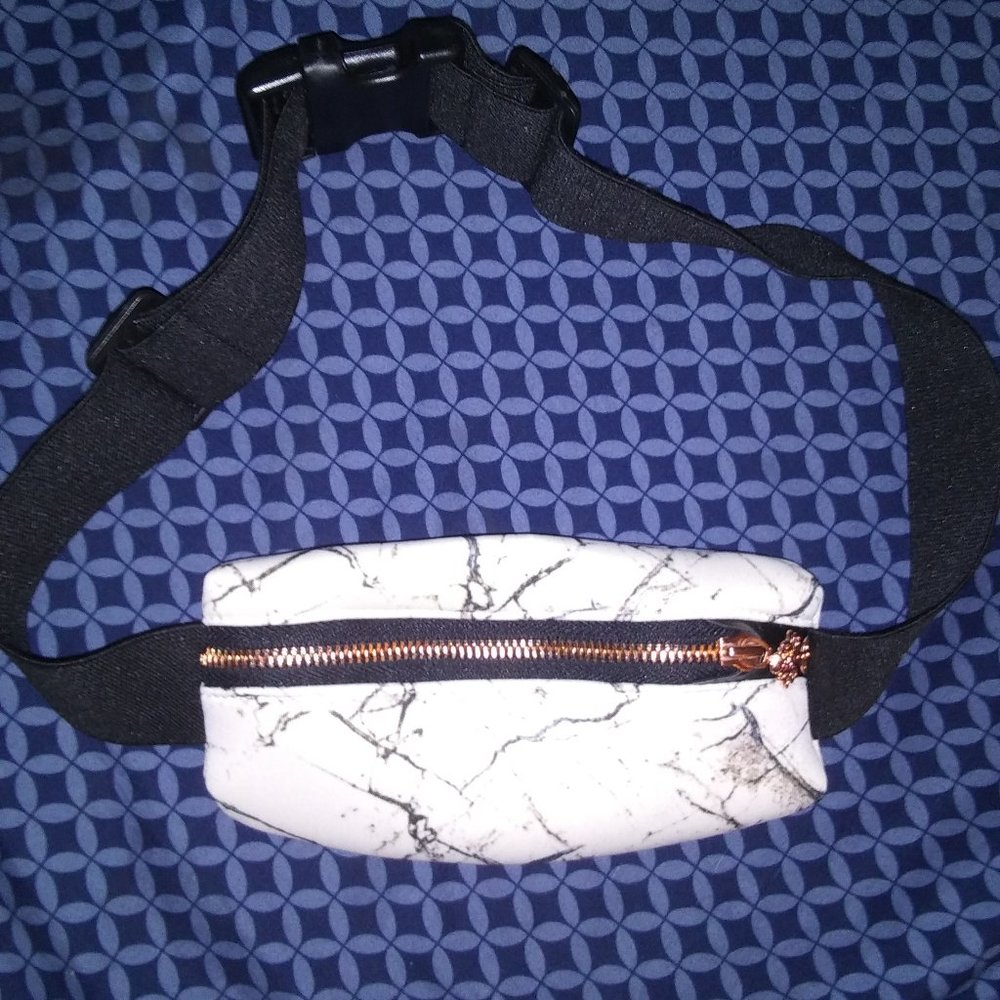 Marble fanny pack